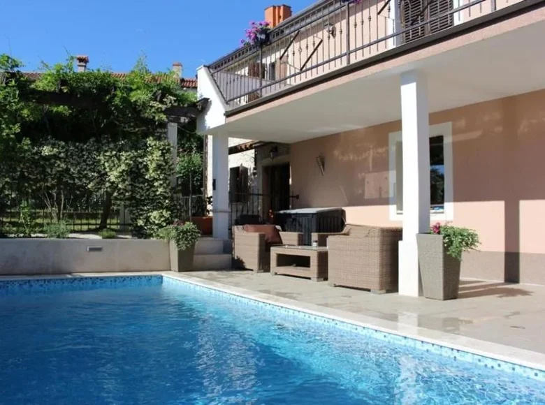 6 bedroom villa 220 m² Umag, Croatia