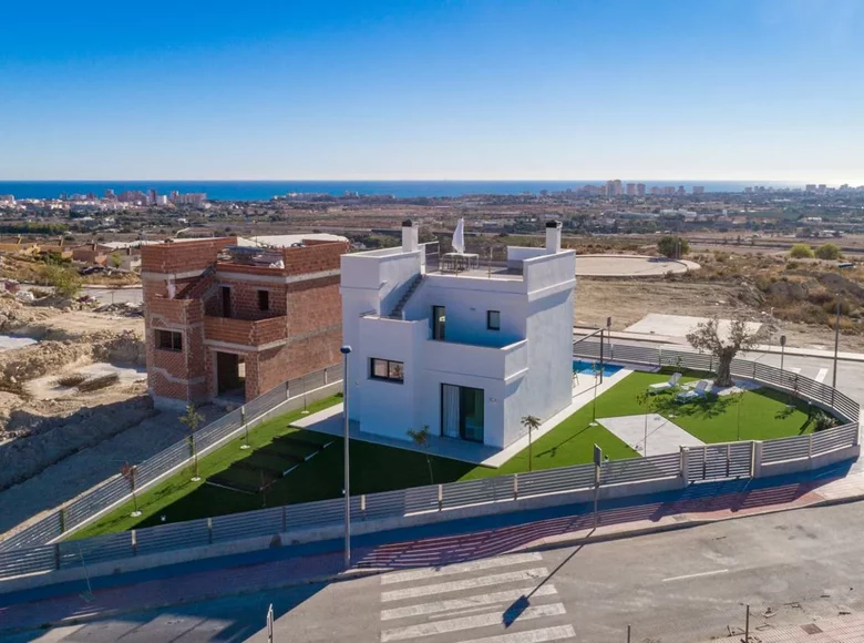 Villa de tres dormitorios 118 m² Muchamiel, España