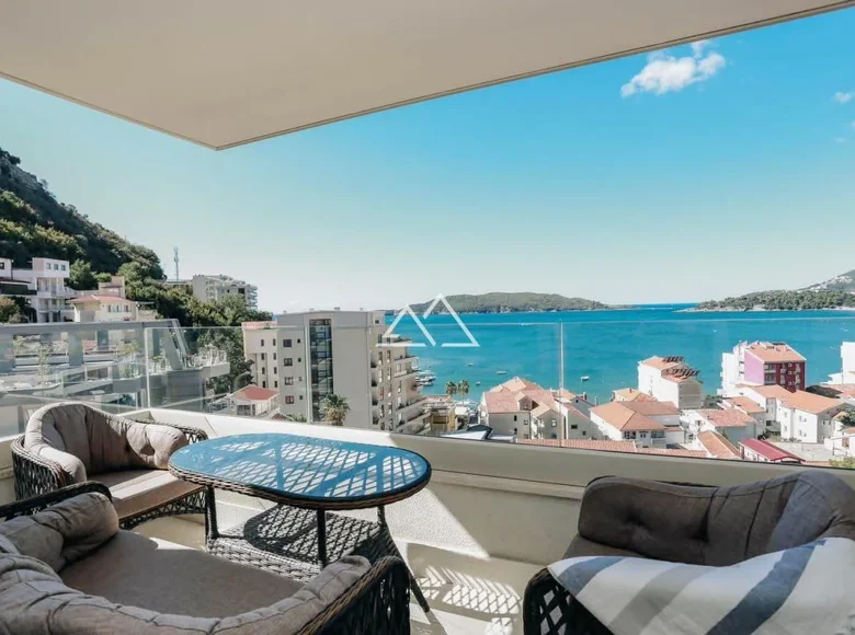 3 bedroom apartment 220 m² Rafailovici, Montenegro