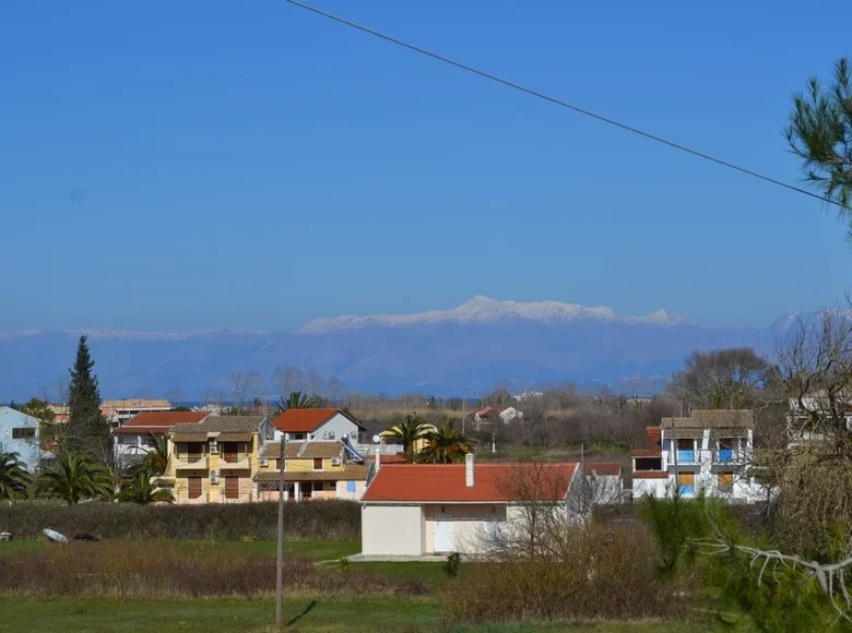 Land 1 room  Karousades, Greece