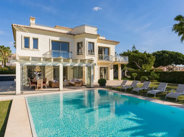 5 bedroom villa 491 m² Marbella, Spain