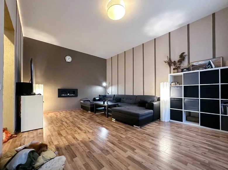 Mieszkanie 3 pokoi 91 m² Ryga, Łotwa