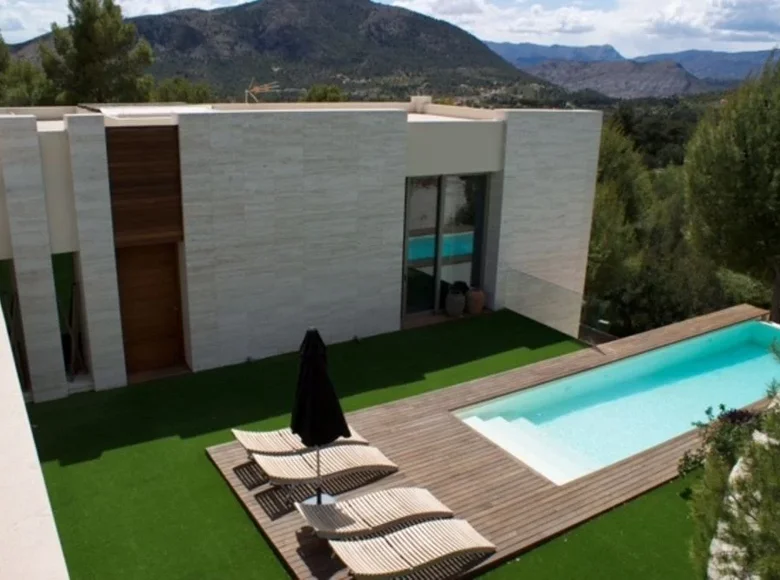 4 bedroom Villa 450 m² Finestrat, Spain