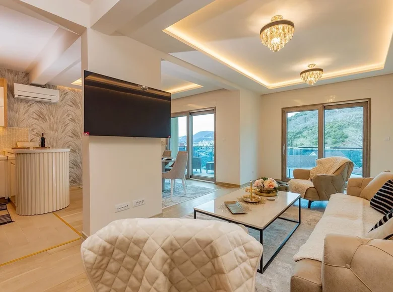 2 bedroom penthouse 96 m² Przno, Montenegro