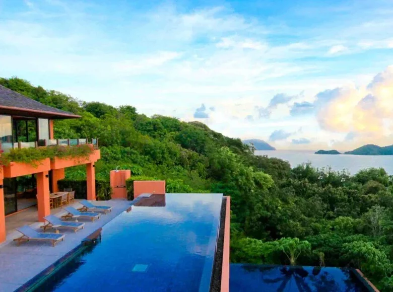 4-Zimmer-Villa 1 600 m² Phuket, Thailand