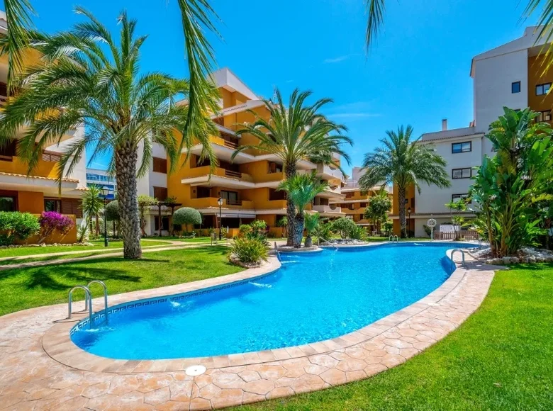 Mieszkanie 3 pokoi 86 m² Torrevieja, Hiszpania