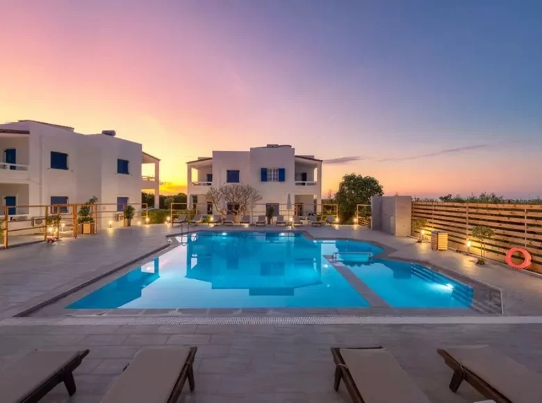 Hôtel 1 760 m² à Analipsi, Grèce