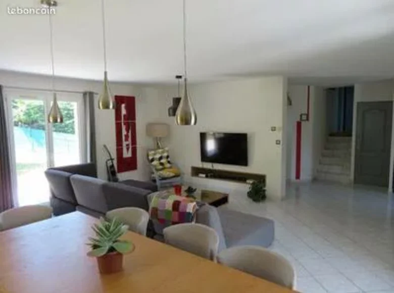 3 bedroom villa 105 m² Departemental constituency of Rhône, France