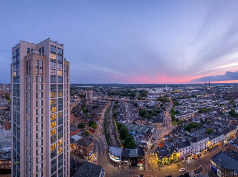 3 bedroom apartment  Croydon, United Kingdom