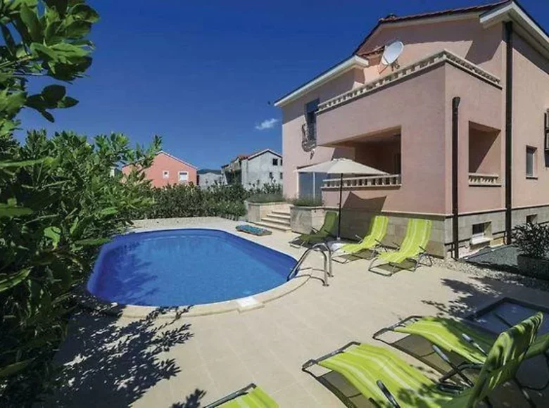 Villa de 4 dormitorios 300 m² Grad Kastela, Croacia