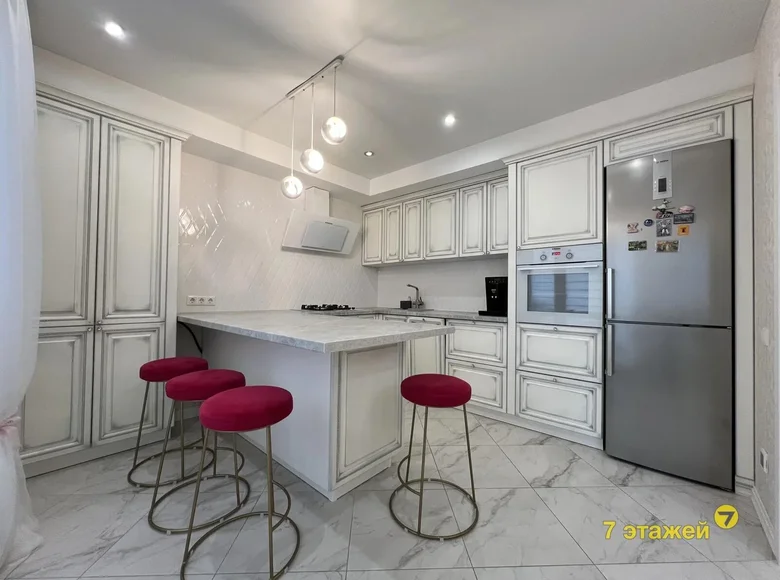 Appartement 3 chambres 81 m² Pryluki, Bélarus