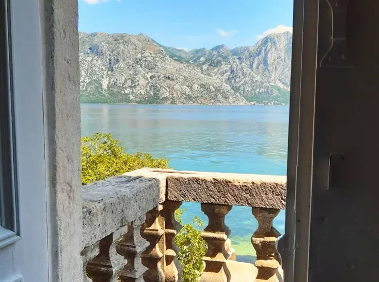 Haus 7 Schlafzimmer 394 m² Dobrota, Montenegro