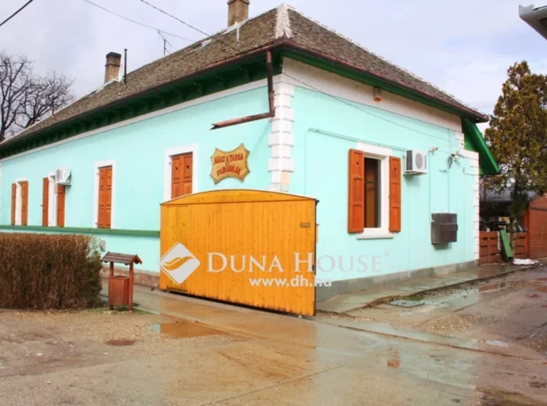 House 700 m² Kunhegyes, Hungary