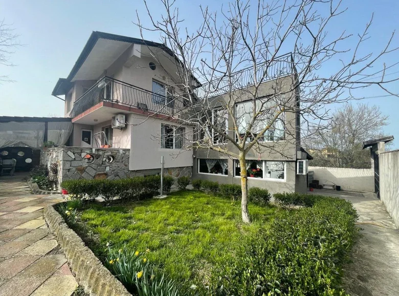 4 bedroom apartment 320 m² Tvarditsa, Bulgaria