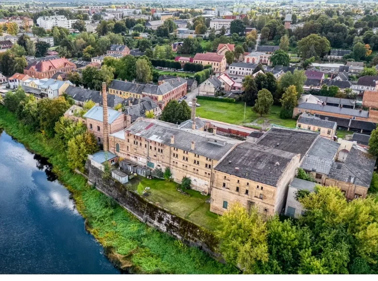 De inversiones 7 600 m² en Bauska, Letonia