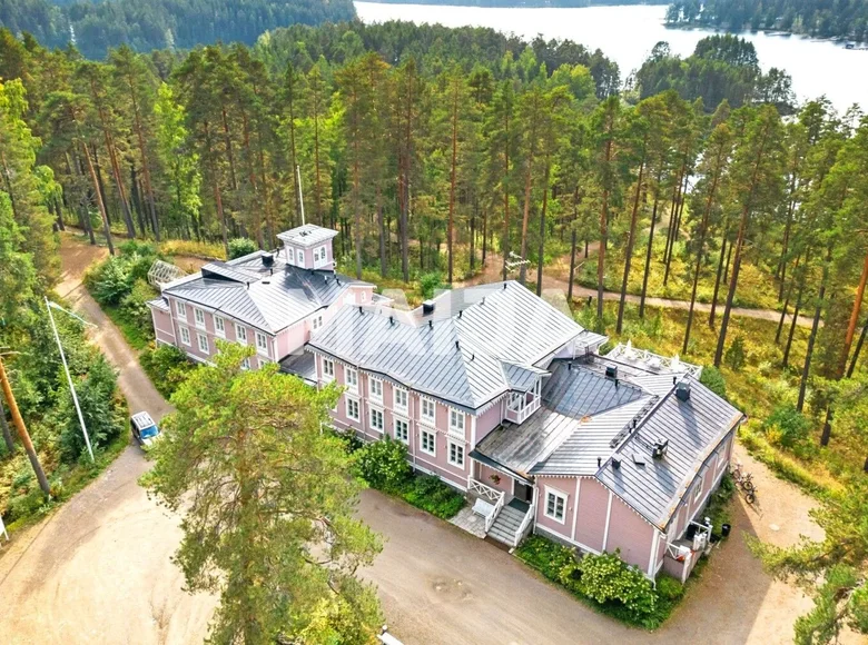 Hôtel 1 136 m² à Savonlinna, Finlande