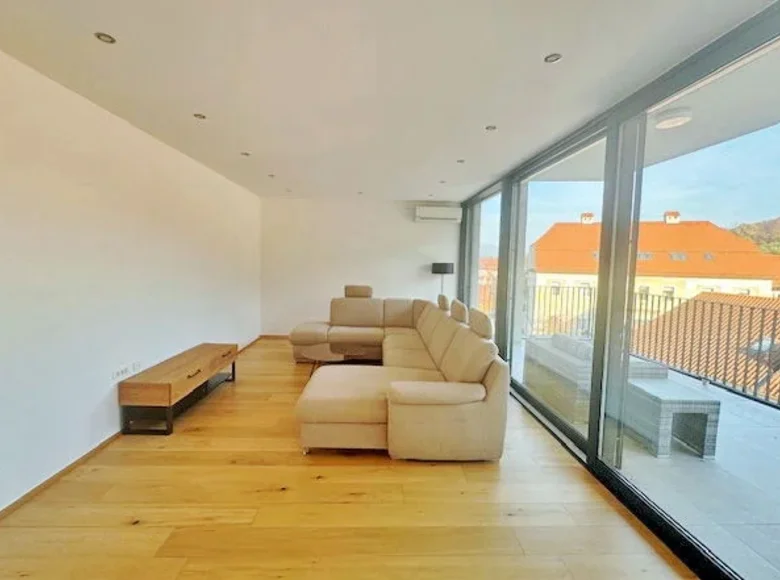 Mieszkanie 4 pokoi 129 m² Smarje pri Jelsah, Słowenia