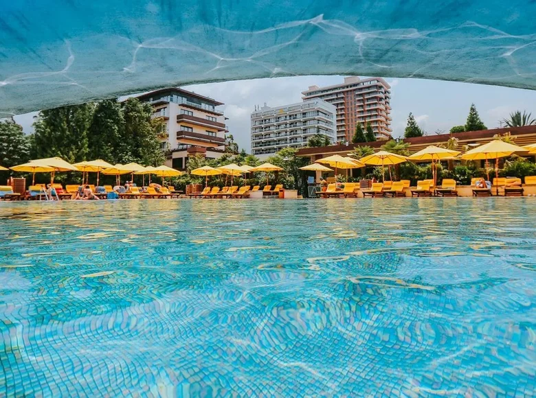 Mieszkanie 3 pokoi 132 m², Gruzja