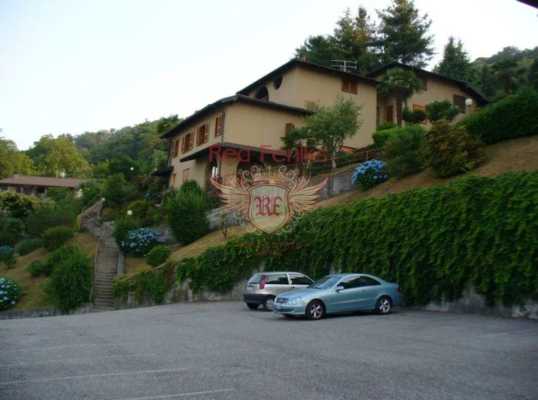 5 bedroom villa 600 m² Leggiuno, Italy
