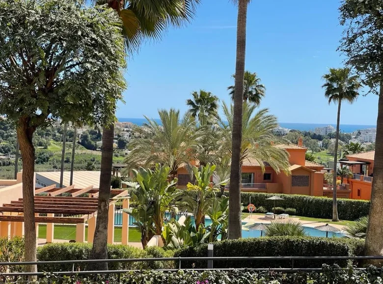 2 bedroom apartment 118 m² Estepona, Spain