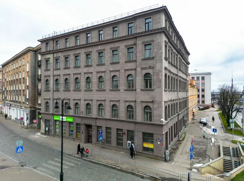 Propriété commerciale 3 219 m² à Riga, Lettonie