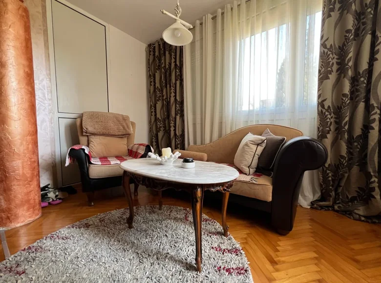 2 bedroom apartment 90 m² Bar, Montenegro