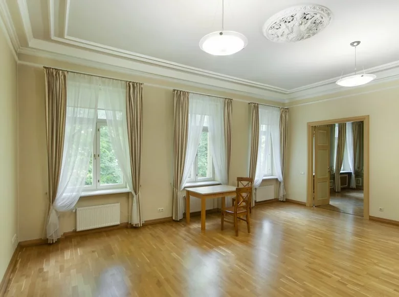 Mieszkanie 4 pokoi 115 m² Ryga, Łotwa
