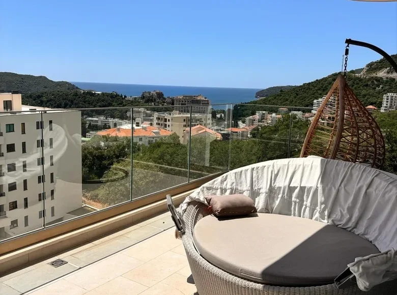 Mieszkanie 2 pokoi 140 m² Becici, Czarnogóra