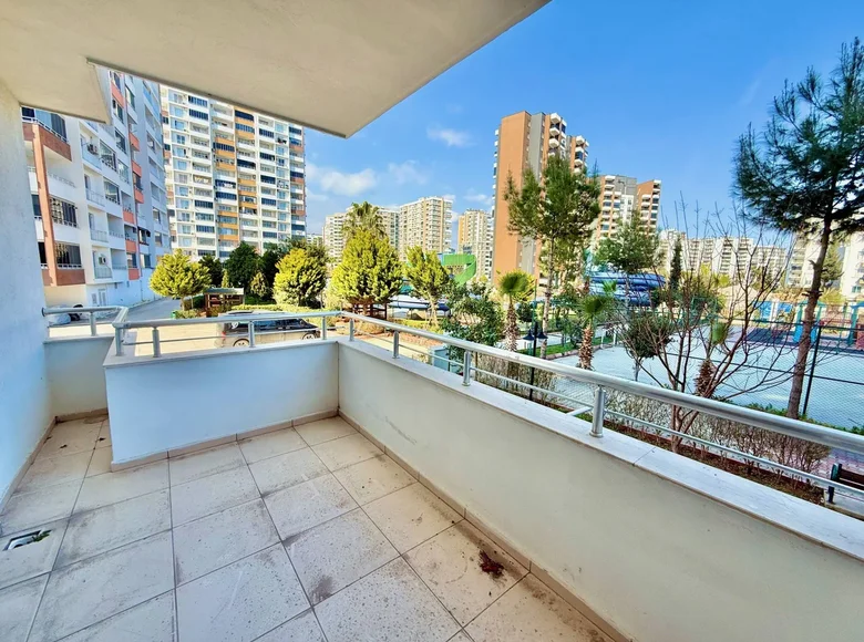 Квартира 4 комнаты 135 м² Мезитли, Турция