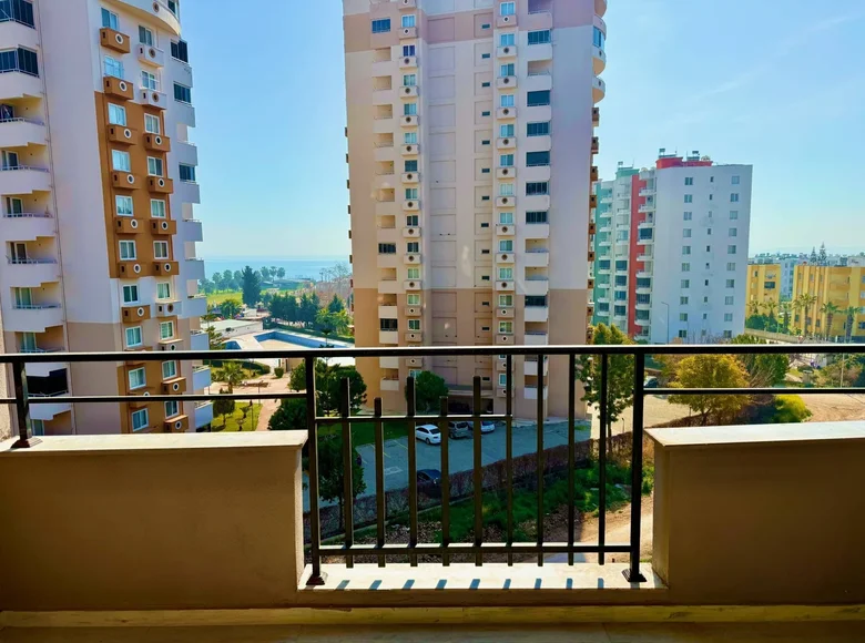 Mieszkanie 2 pokoi 67 m² Mezitli, Turcja