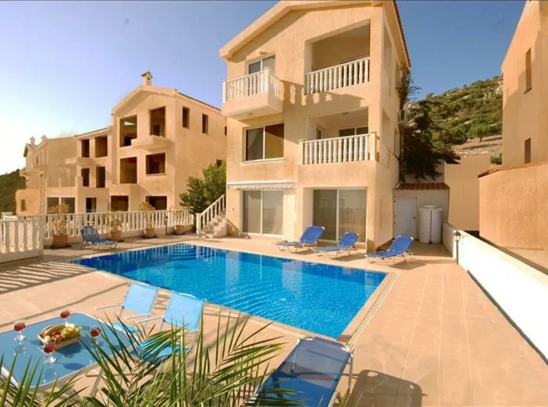 5 bedroom apartment 221 m² Peyia, Cyprus