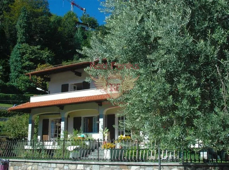 3 bedroom villa 360 m² Verbania, Italy