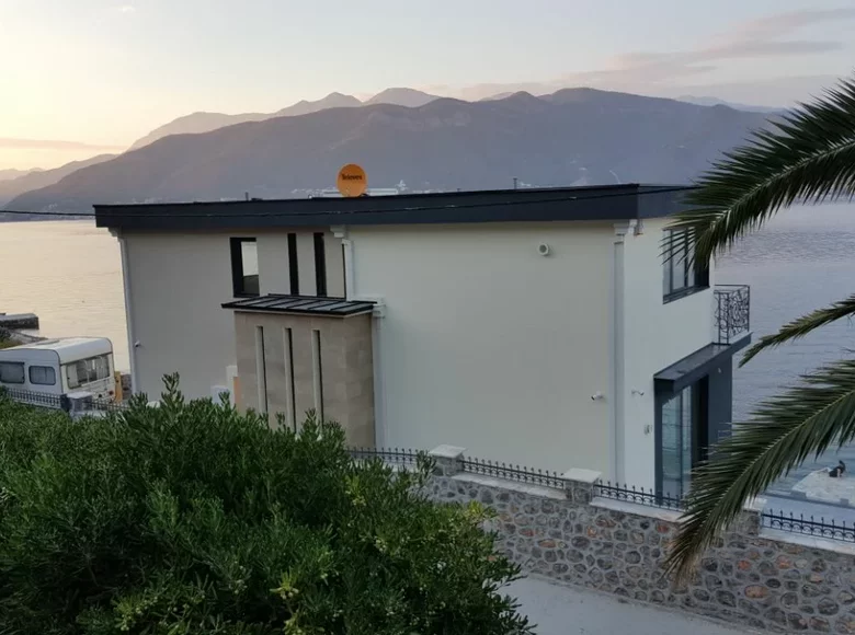 5-Schlafzimmer-Villa 450 m² Krasici, Montenegro