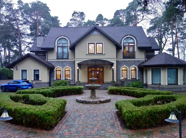 Villa 8 bedrooms 450 m² Jurmala, Latvia