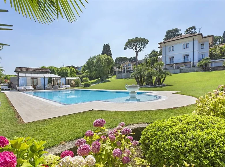 6-Schlafzimmer-Villa 575 m² Desenzano del Garda, Italien