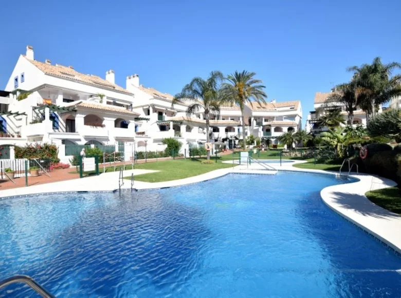 Wohnung 3 Schlafzimmer  San Pedro Alcantara, Spanien