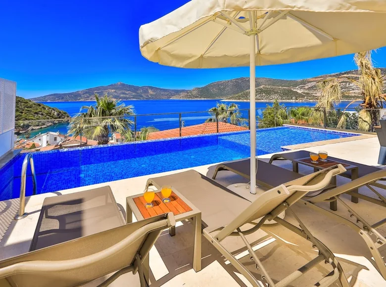 villa de 5 dormitorios 200 m² Kalkan, Turquía
