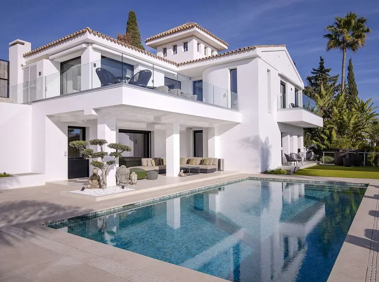 4-Schlafzimmer-Villa 404 m² Marbella, Spanien