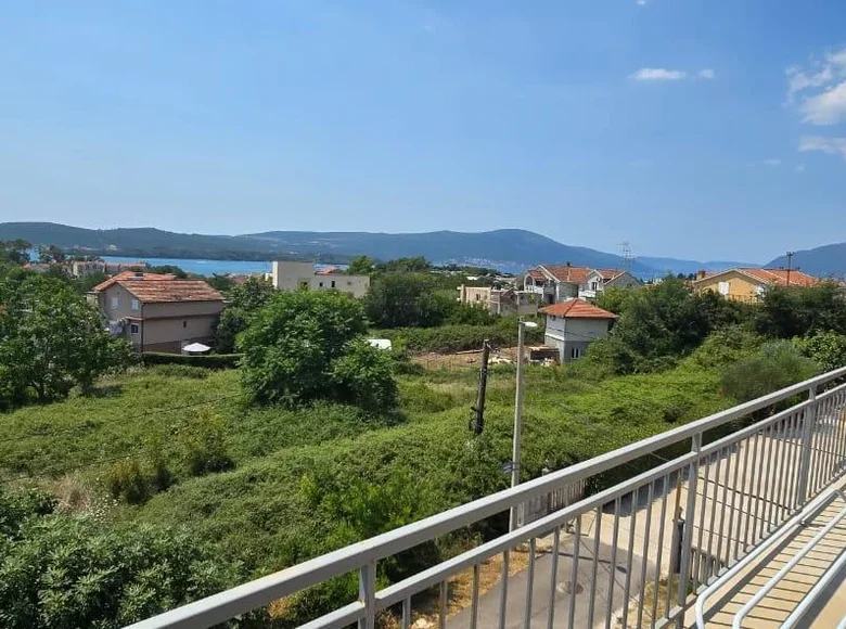 4 bedroom apartment 90 m² Tivat, Montenegro