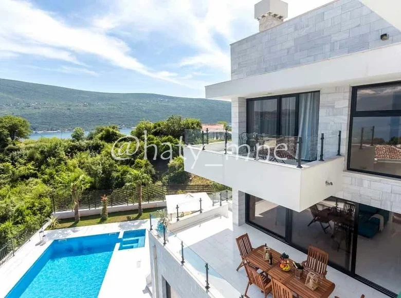 4 bedroom house 420 m² Đenovići, Montenegro