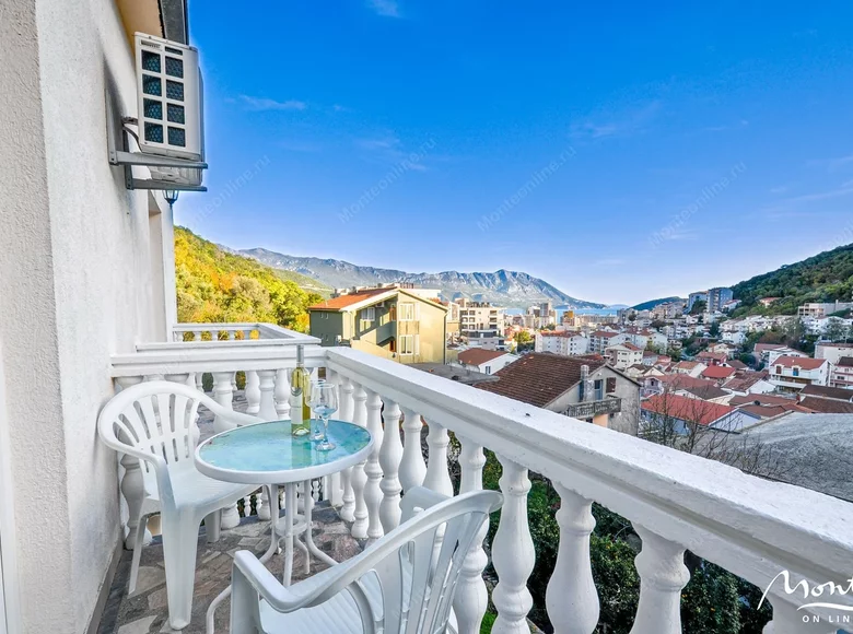 Villa de 7 dormitorios 288 m² Budva, Montenegro