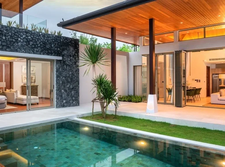 4 bedroom Villa 1 055 m² Phuket, Thailand