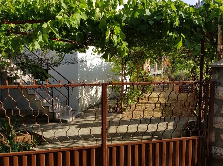 Dom 6 pokojów  Dobra Woda, Czarnogóra