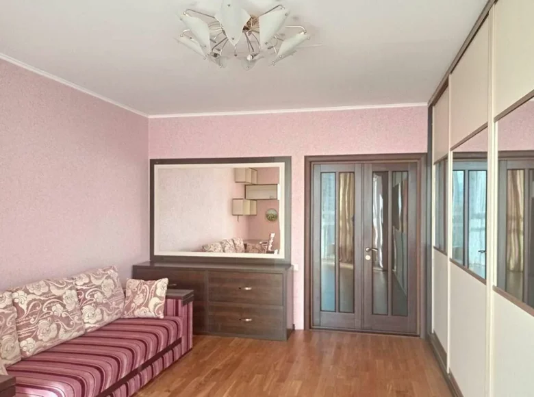 Mieszkanie 2 pokoi 84 m² Kijów, Ukraina