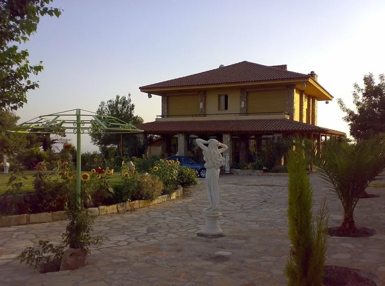 Casa 5 habitaciones 500 m² Souni-Zanatzia, Chipre