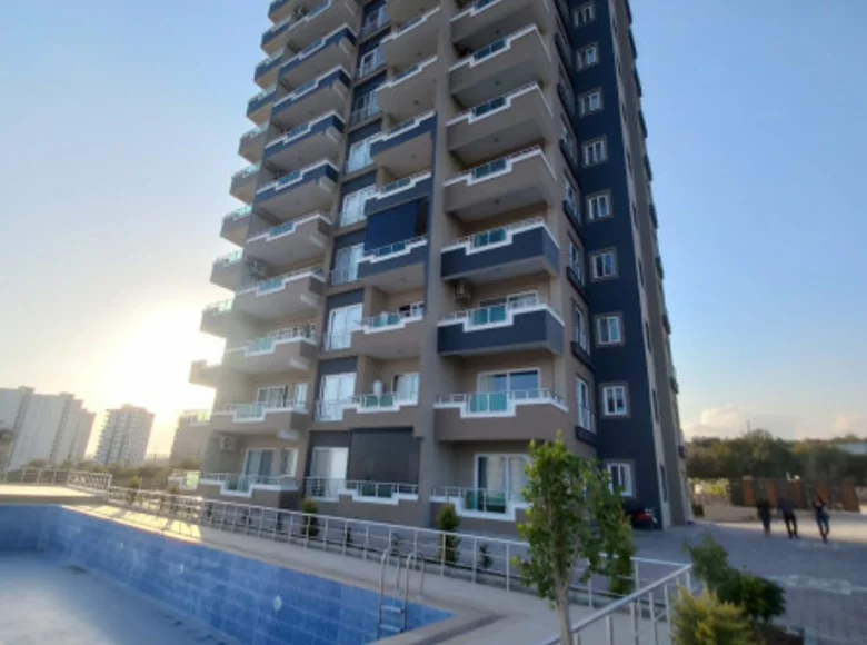 Mieszkanie 3 pokoi 135 m² Erdemli, Turcja