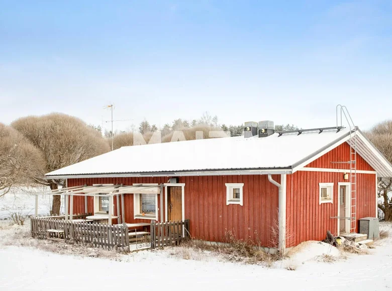 Restaurant 99 m² in Lapinjaervi, Finland