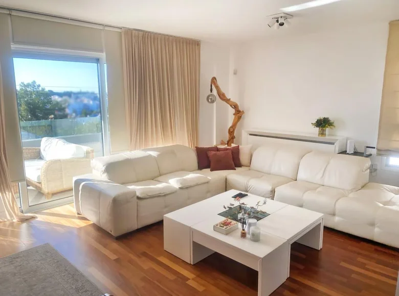 4 bedroom apartment 230 m² Nicosia, Cyprus