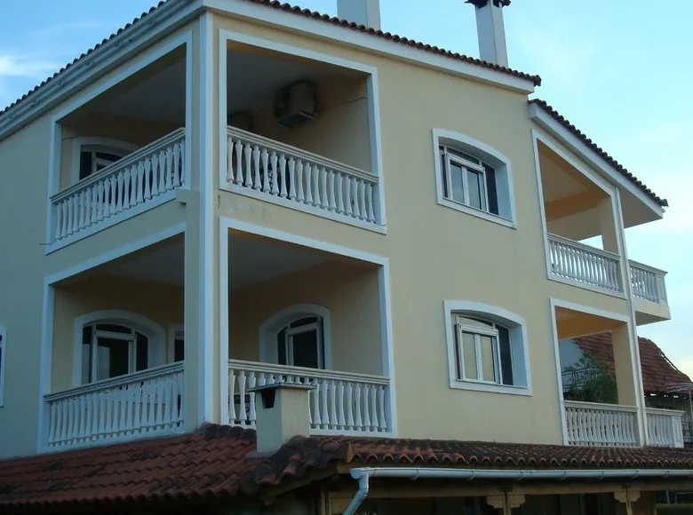 Casa de campo 10 habitaciones 299 m² Chalkoutsi, Grecia