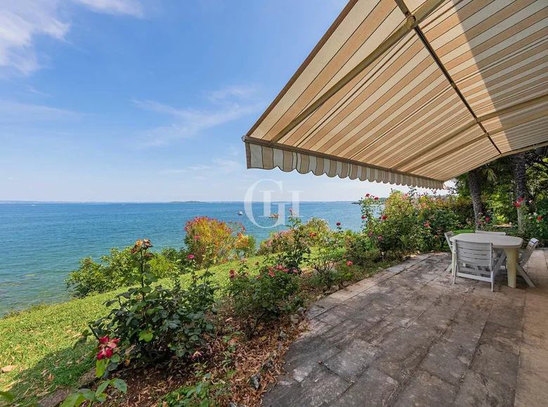 4 bedroom Villa 340 m² Manerba del Garda, Italy